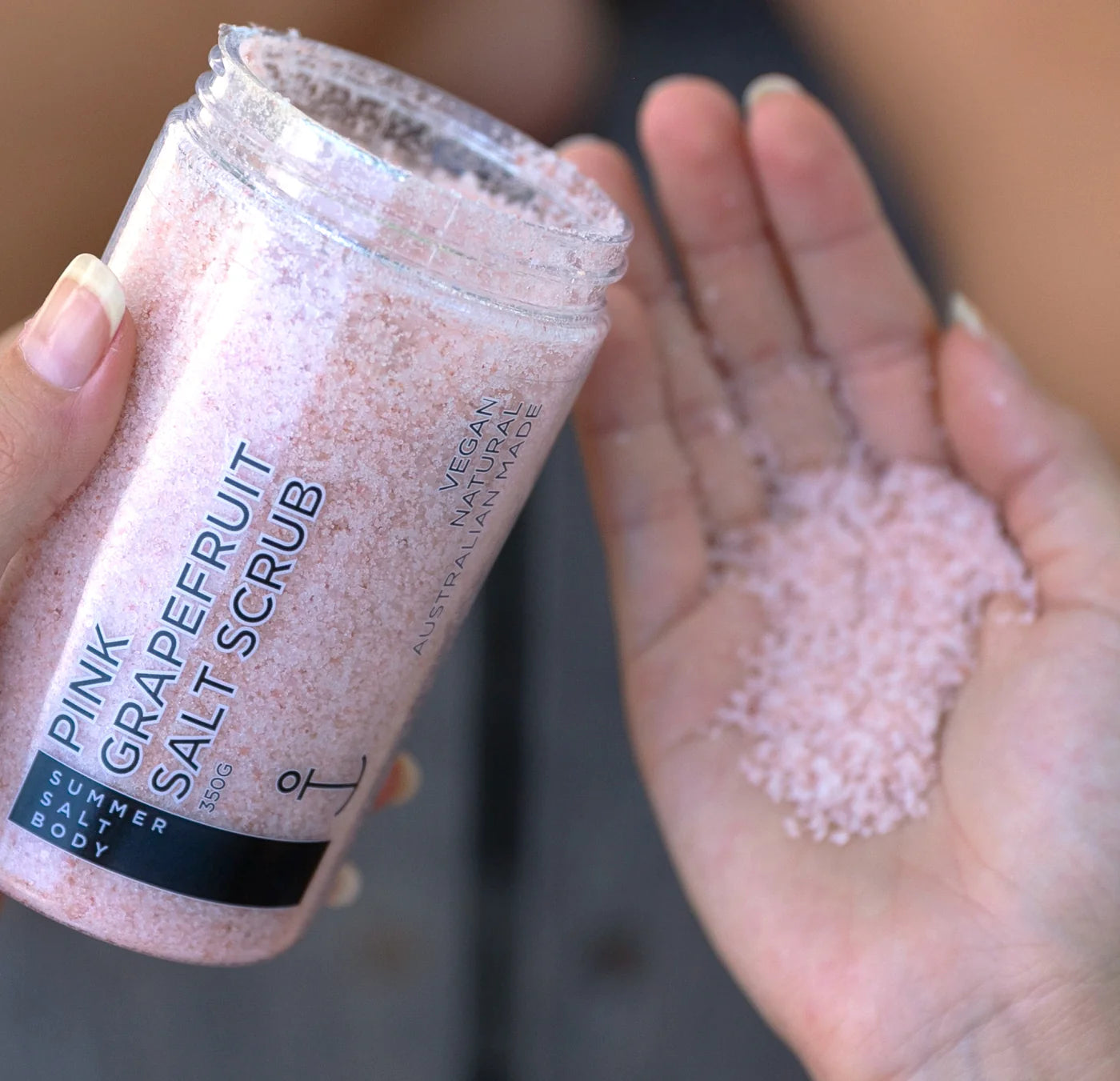 PINK GRAPEFRUIT HIMALAYAN SALT SCRUB - 350G TUB