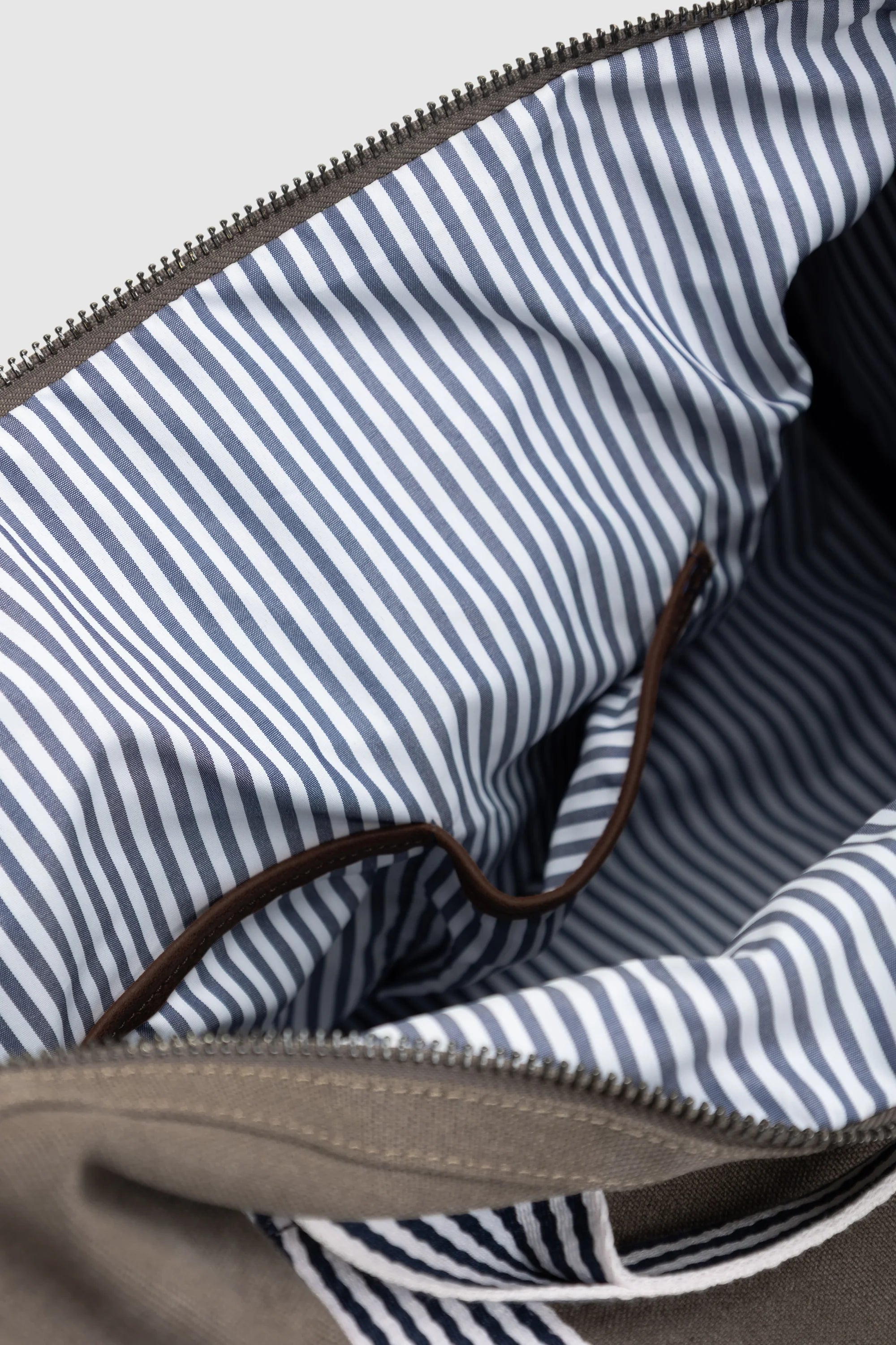 Canvas Duffle Bark
