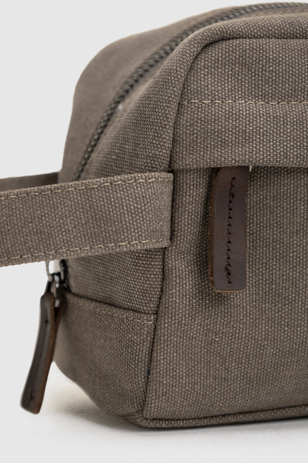 Logo Wash Bag Bark