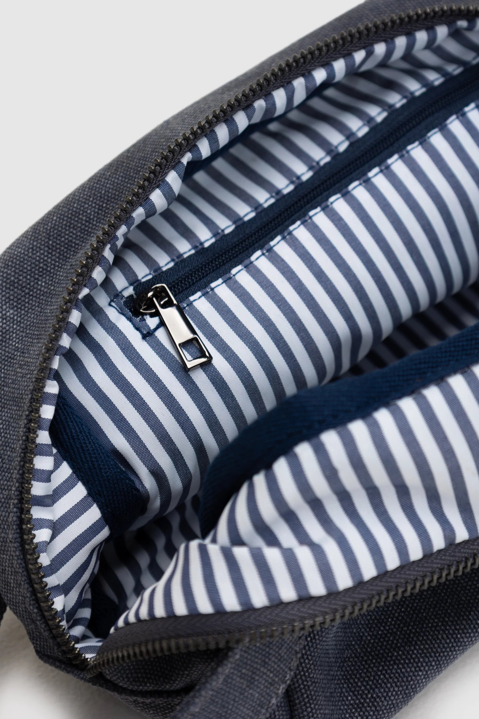Logo Wash Bag Navy